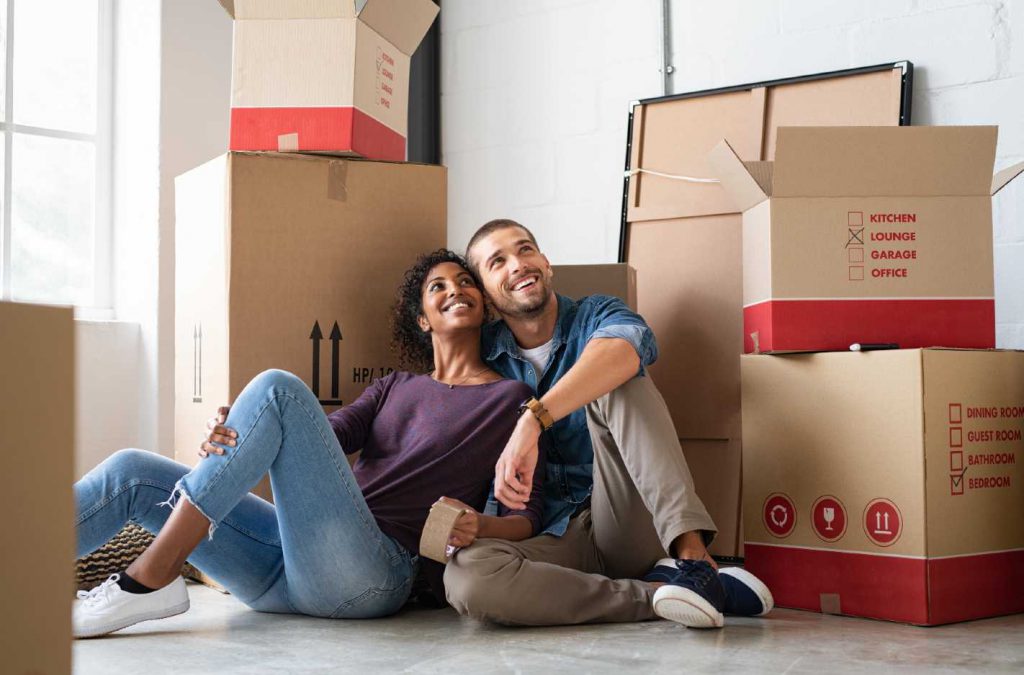 couple-moving-into-new-home